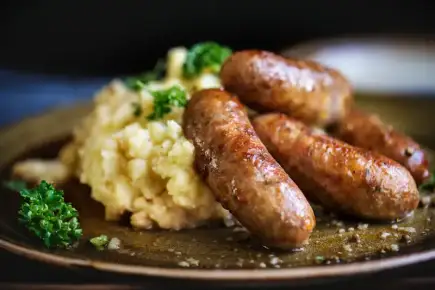 Bangers & Mash &lpar;Sausage with Onion Gravy&rpar;